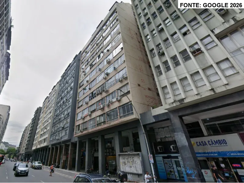 Comercial em leilão