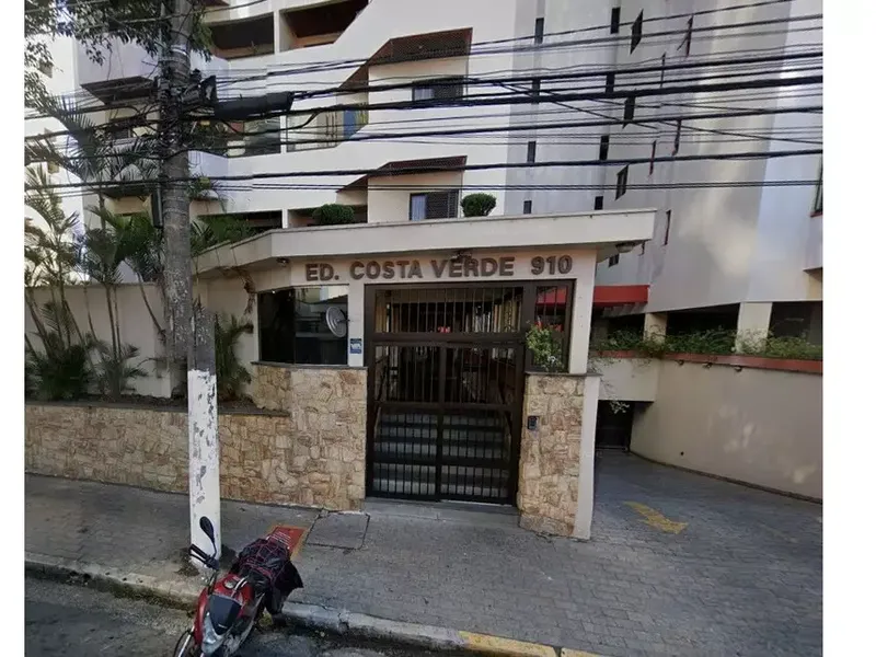 Outros em leilão