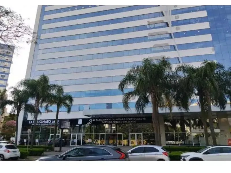 Comercial em leilão