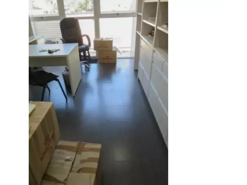 Comercial em leilão