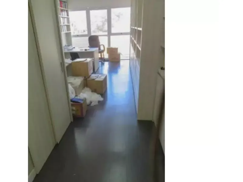 Comercial em leilão