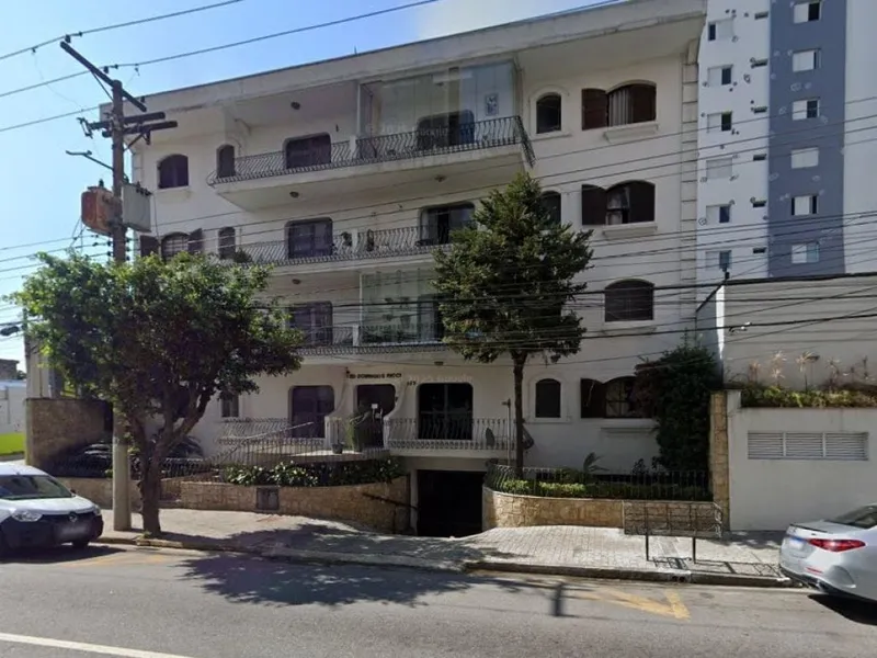 Outros em leilão