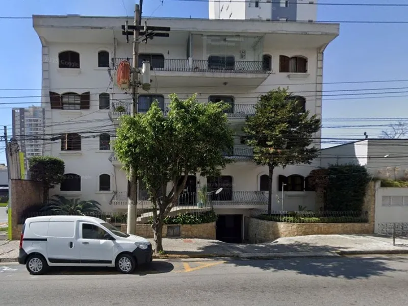 Outros em leilão