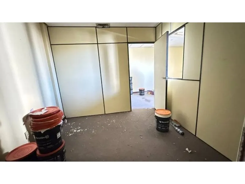 Comercial em leilão