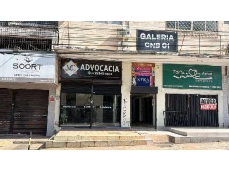 Comercial em leilão