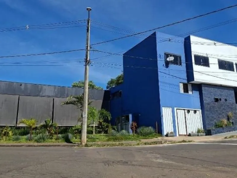 Comercial em leilão