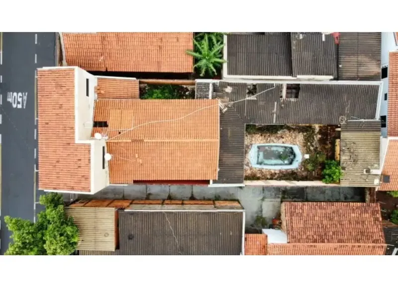 Outros em leilão