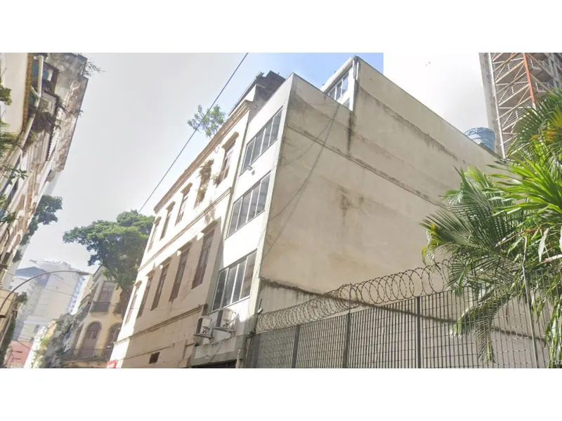 Predio em leilão