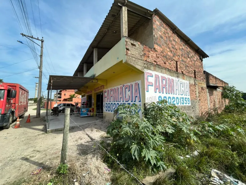Comercial em leilão