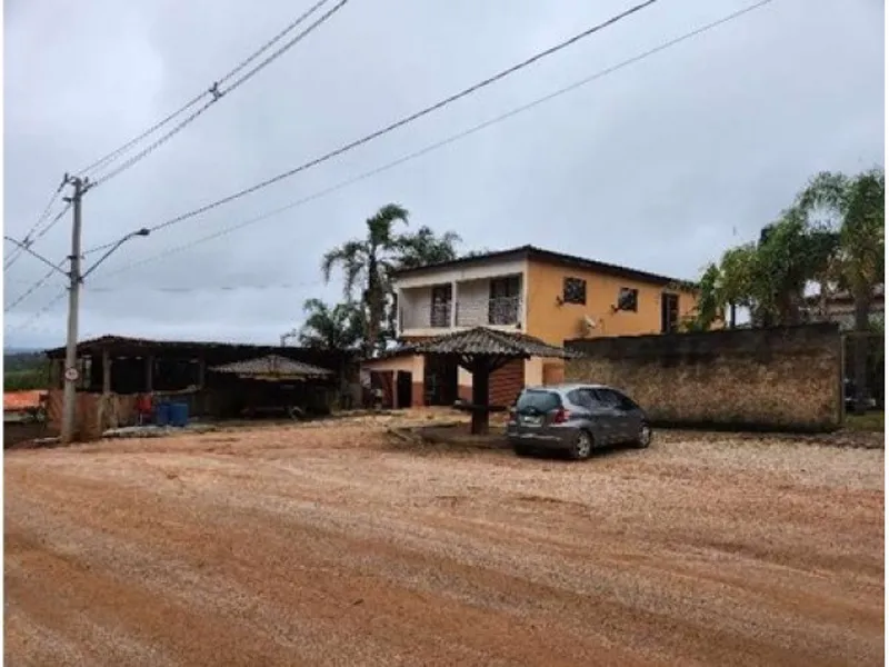 Comercial em leilão