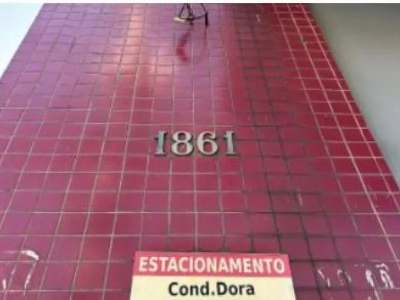 Comercial em leilão