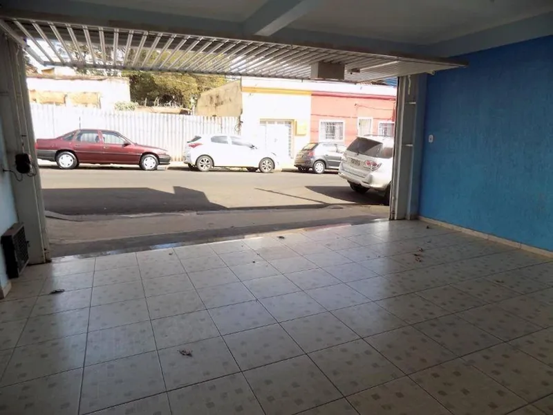 Outros em leilão