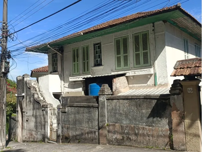 Outros em leilão