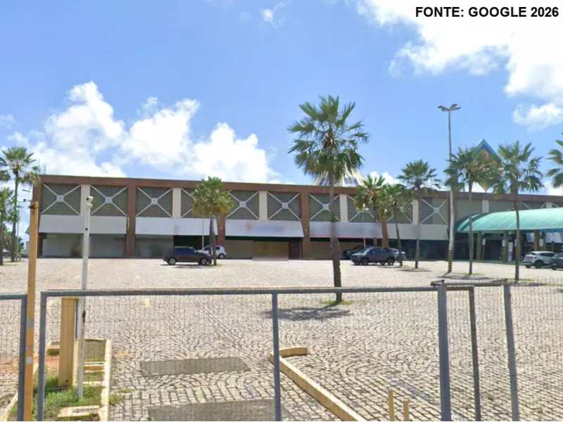 Comercial em leilão