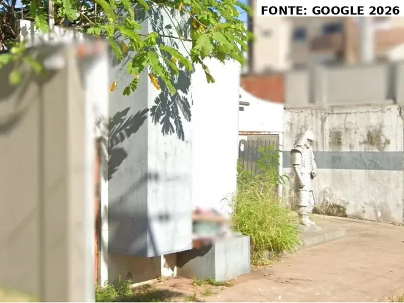 Comercial em leilão