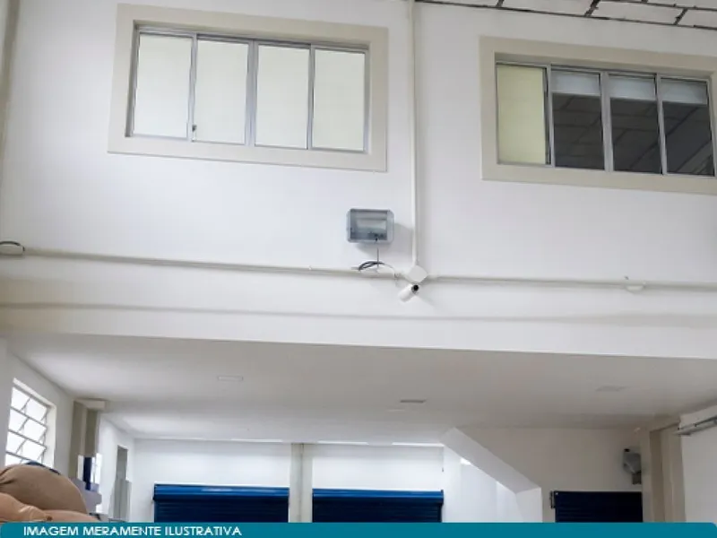 Comercial em leilão