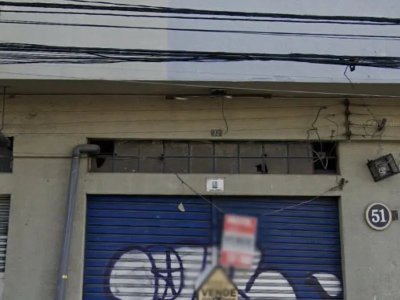 Comercial em leilão