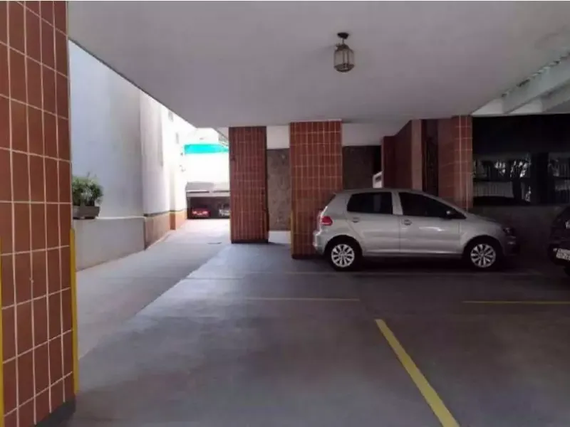 Outros em leilão