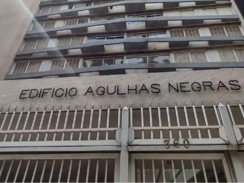 Outros em leilão