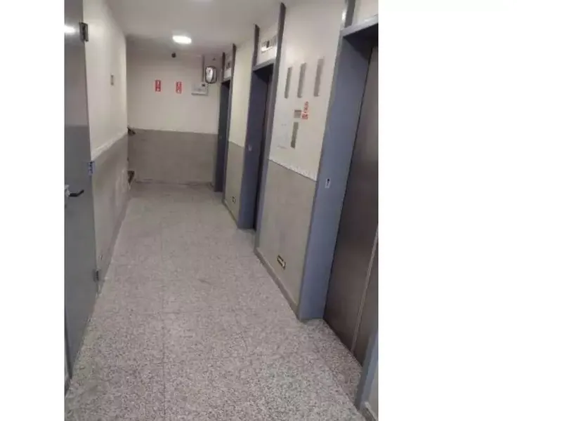 Comercial em leilão