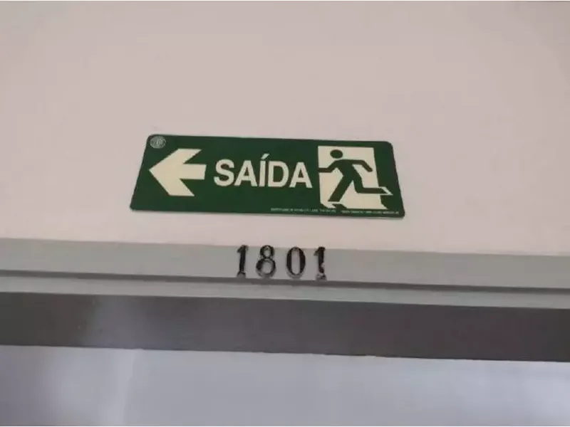 Comercial em leilão