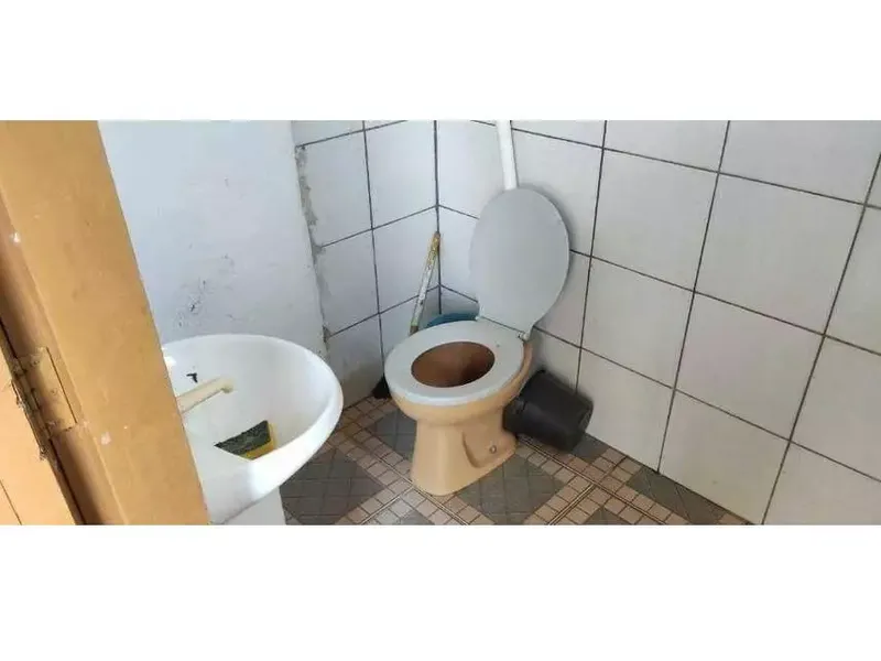 Comercial em leilão