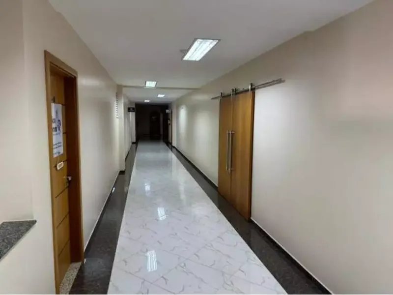 Comercial em leilão