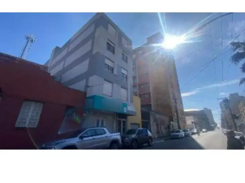 Comercial em leilão