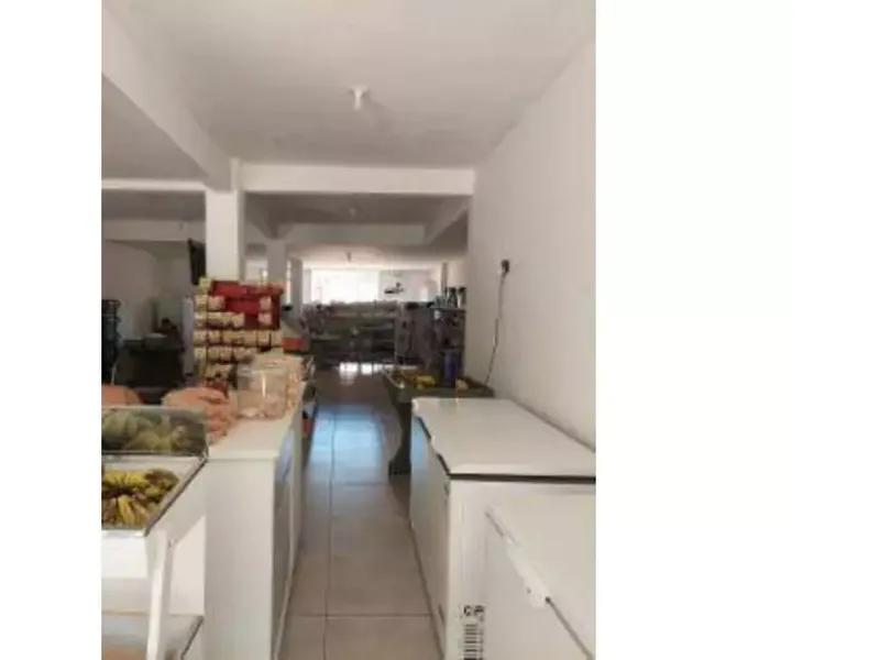 Comercial em leilão