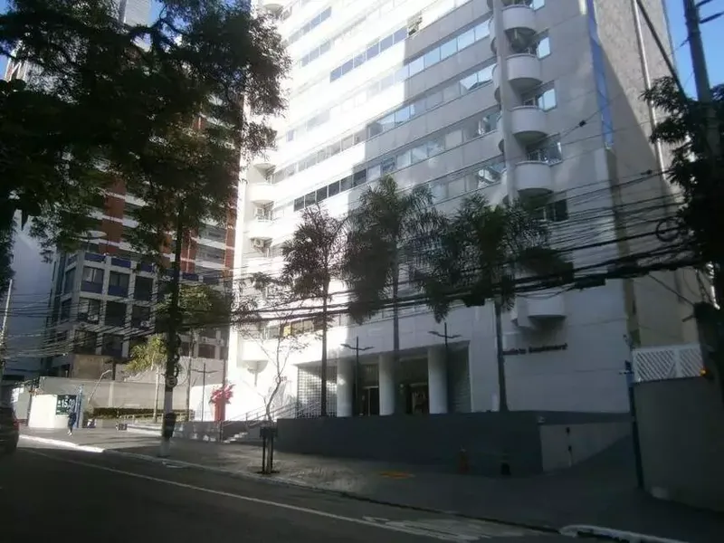 Comercial em leilão