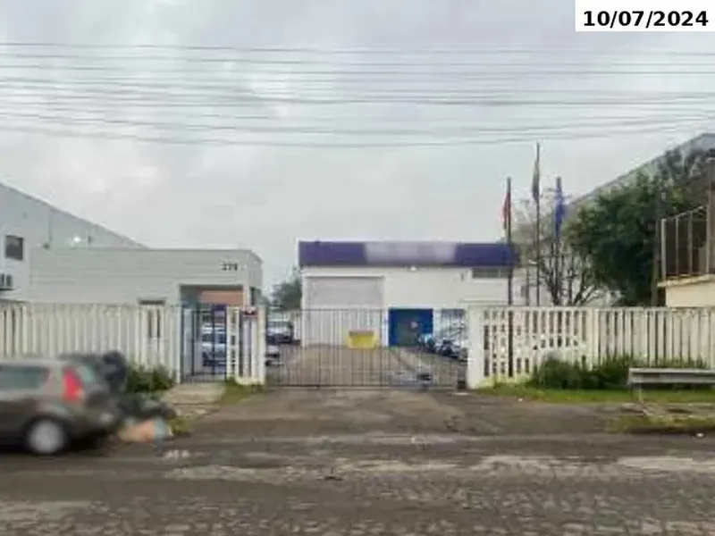 Comercial em leilão