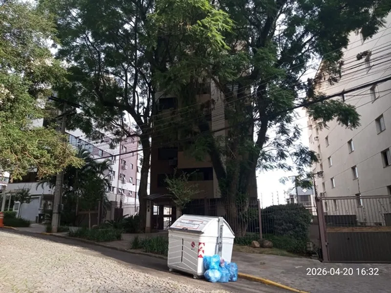 Outros em leilão