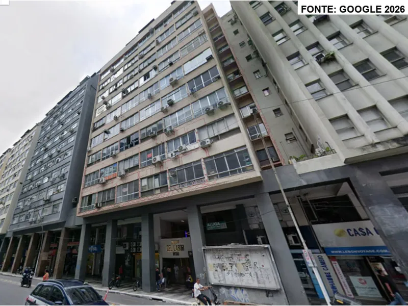 Comercial em leilão