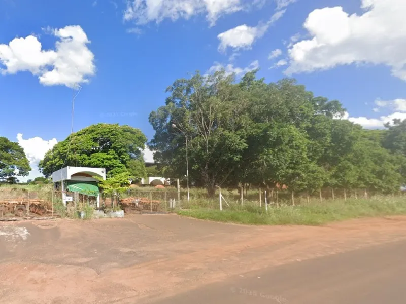 Outros em leilão