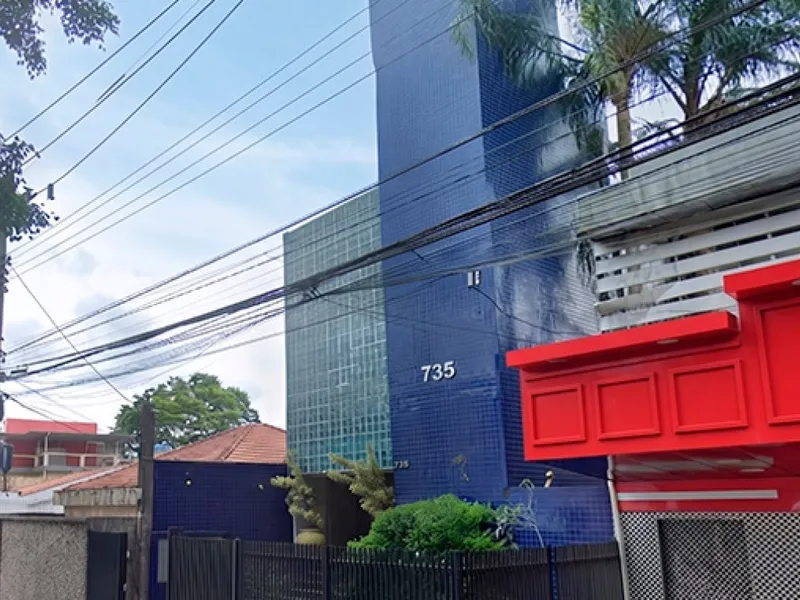 Comercial em leilão