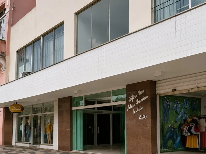 Comercial em leilão