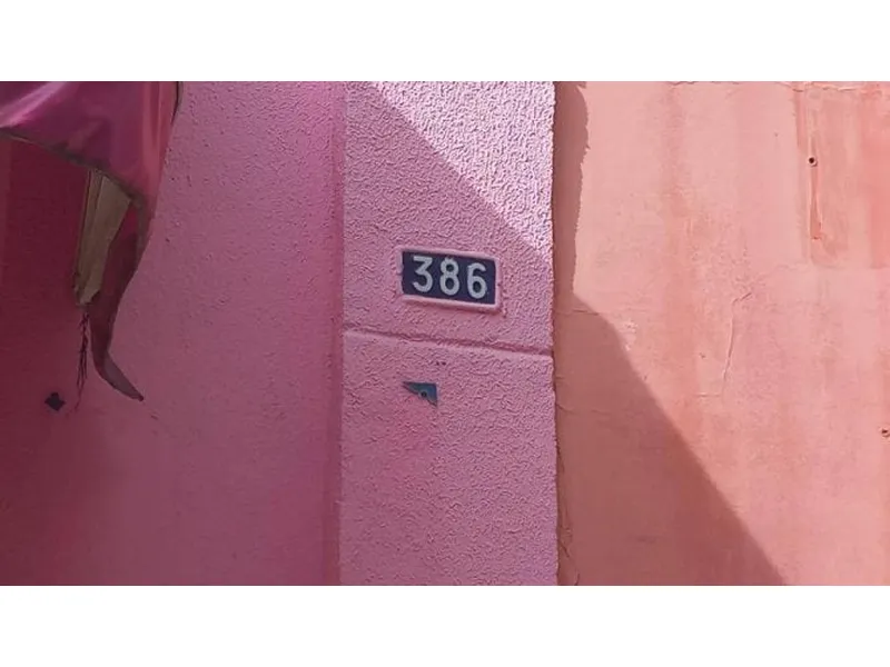 Comercial em leilão