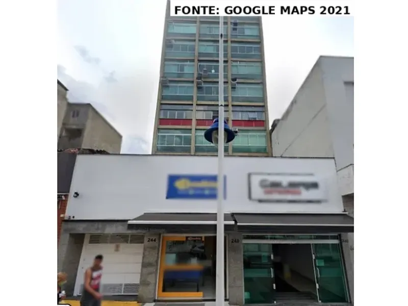 Comercial em leilão
