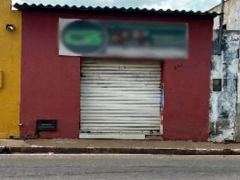 Comercial em leilão
