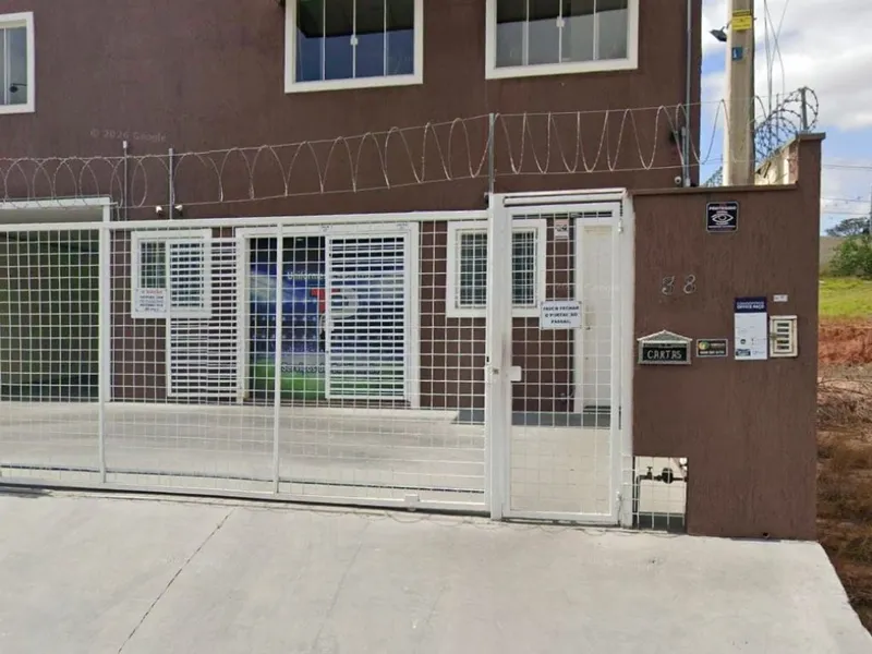 Comercial em leilão