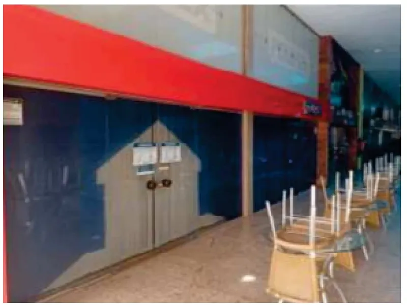 Comercial em leilão