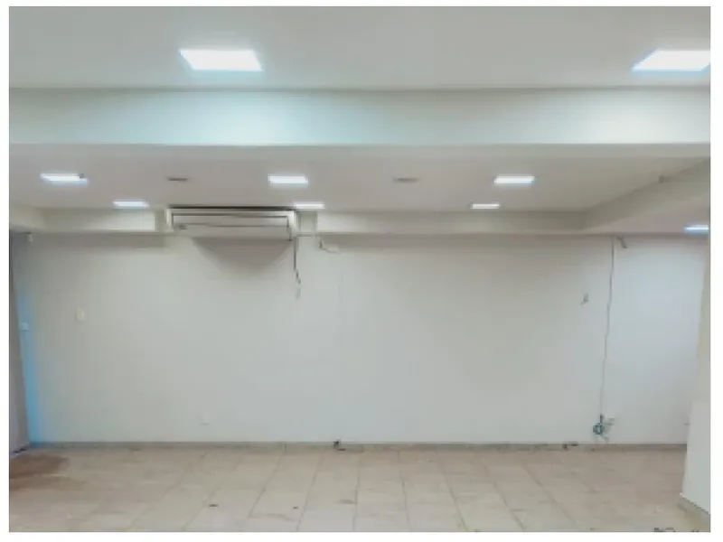Comercial em leilão