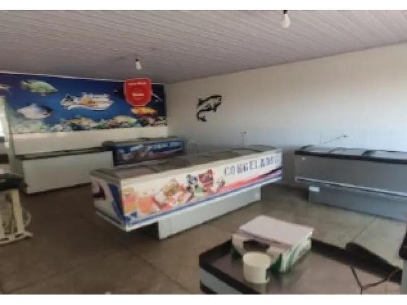Comercial em leilão