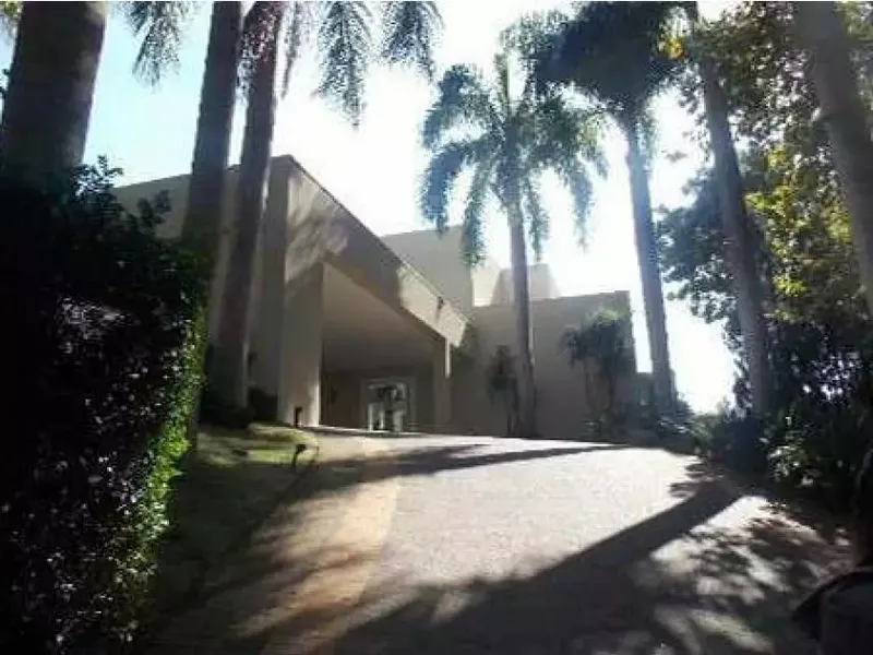 Outros em leilão