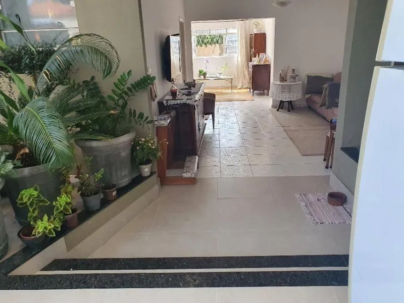 Outros em leilão