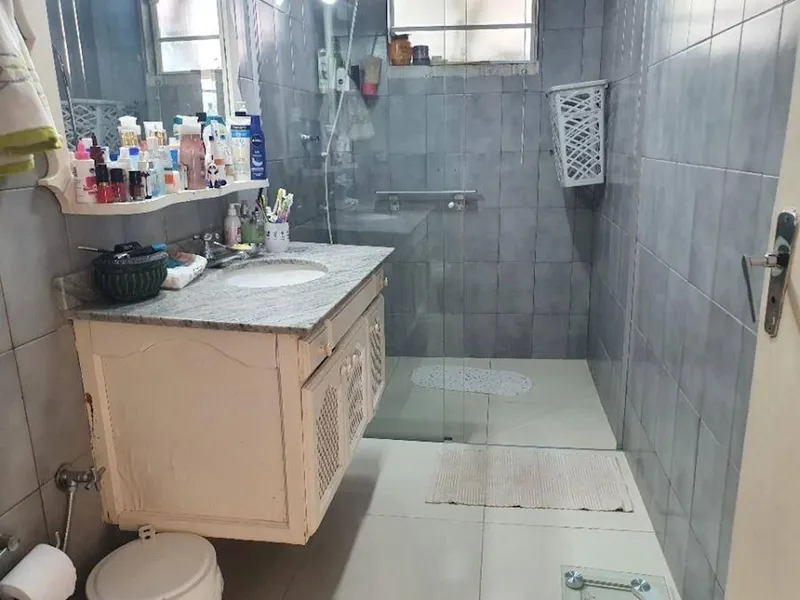 Outros em leilão