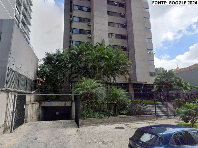 Outros em leilão