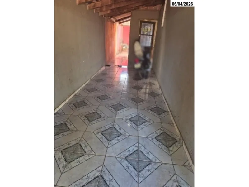 Comercial em leilão