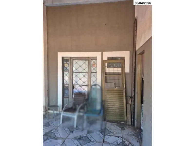 Comercial em leilão