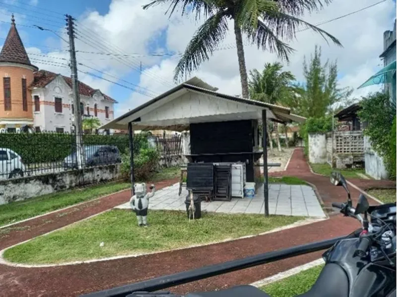Outros em leilão